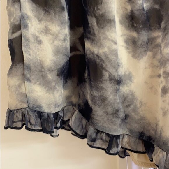 Vigoss black and cream tie dye shorts - Picture 3 of 4